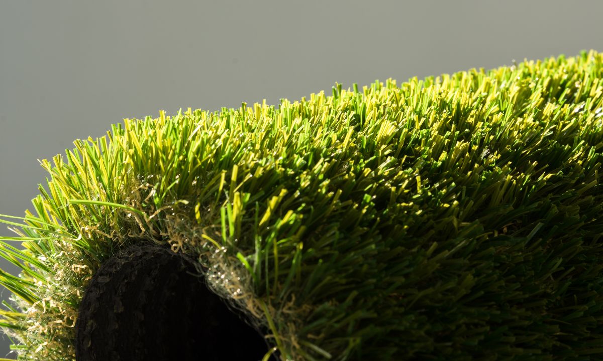 Maintain Synthetic Lawn Year-Round | Artificial Grass Installation